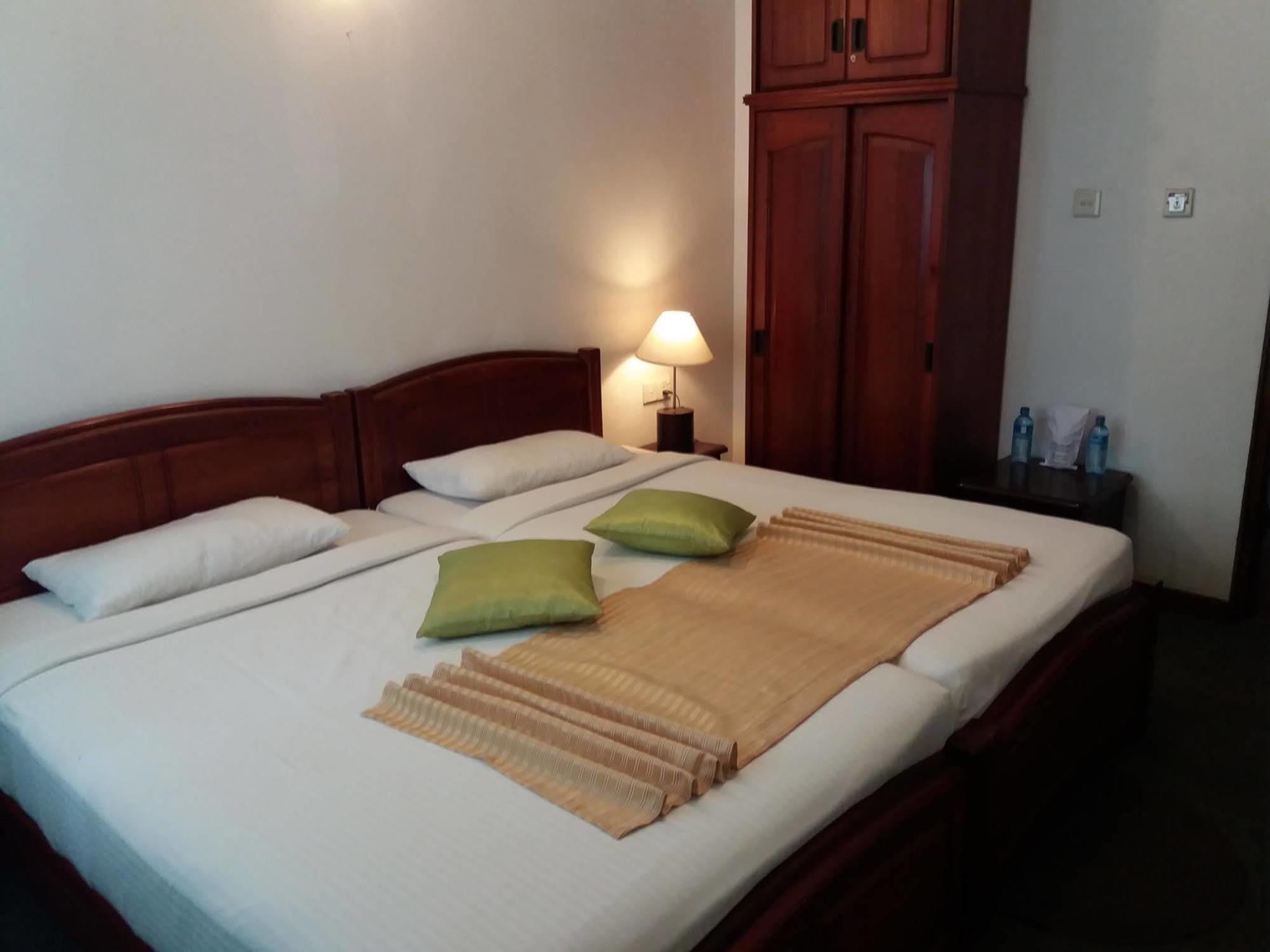 Binota Hotel Нувара-Елія Екстер'єр фото