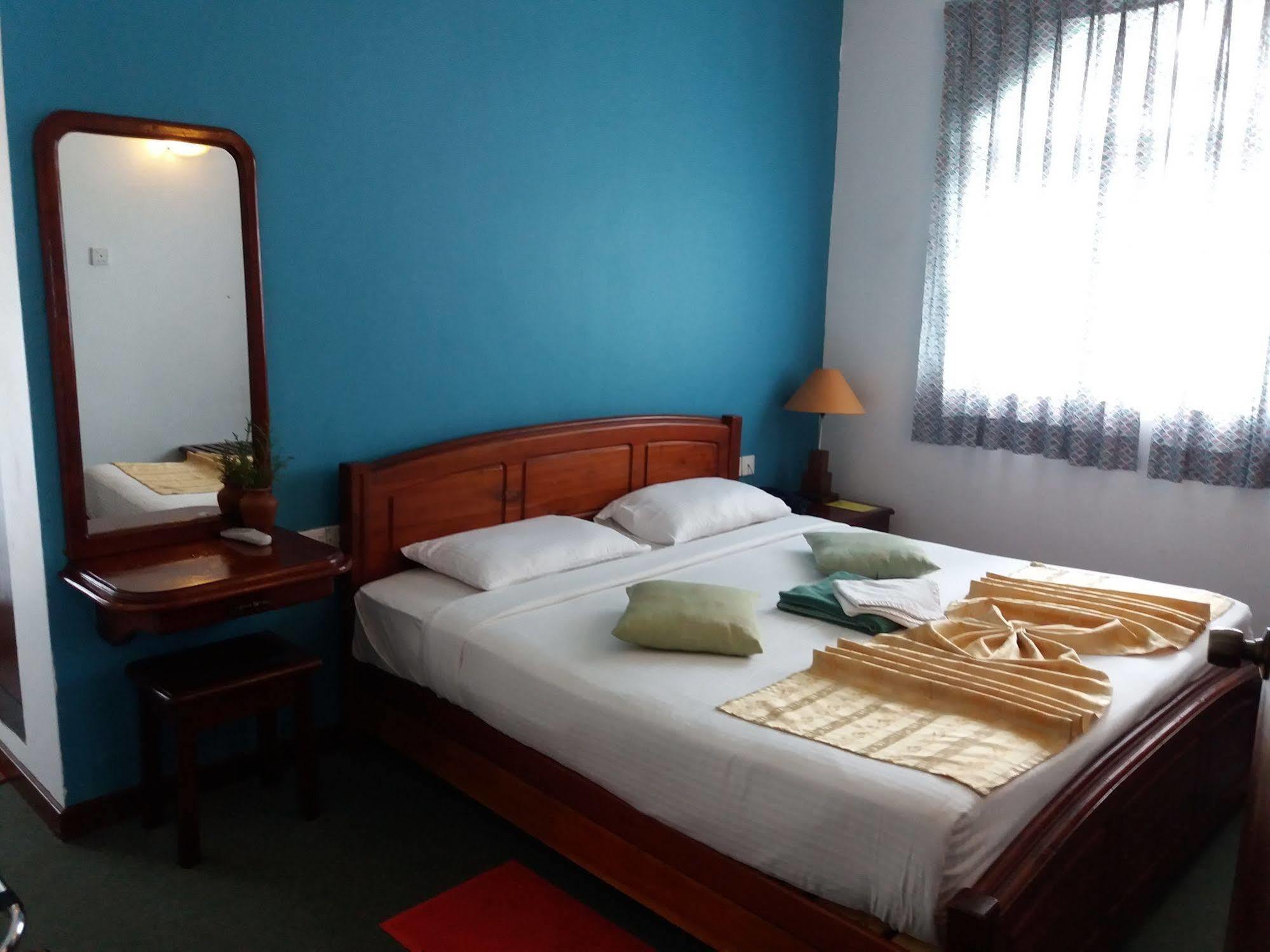 Binota Hotel Нувара-Елія Екстер'єр фото