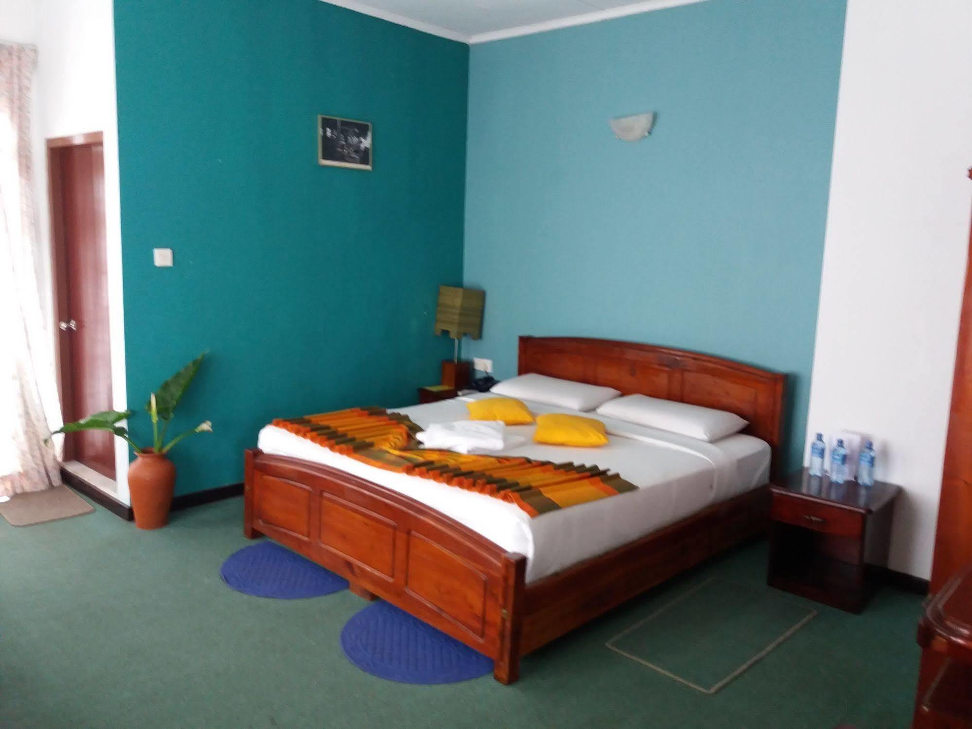 Binota Hotel Нувара-Елія Екстер'єр фото